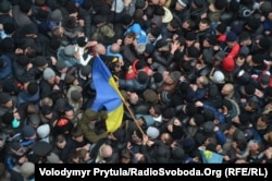 Митинг-противостояние под стенами крымского парламента, 26 февраля 2014 года 