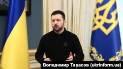 По словам Владимира Зеленского (на фото), вступление Украины в НАТО – это действительно гарантии безопасности, но США, Германия и Венгрия не видят ее в Альянсе – «пока».